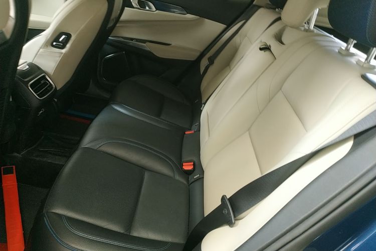 领克01 2019款 2.0T 两驱耀Pro版 国VI中控内饰7004