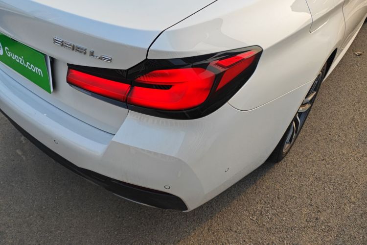 宝马5系新能源 2022款 改款二 535Le M运动套装车身外观9