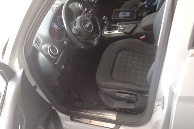 奥迪A3 2016款 Limousine 35 TFSI 进取型中控内饰19