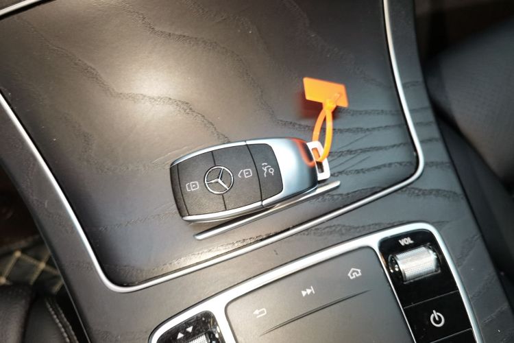 奔驰C级 2020款 C 260 L 运动版中控内饰11