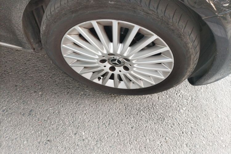 奔驰C级 2017款 改款 C 180 L 时尚型车身外观10