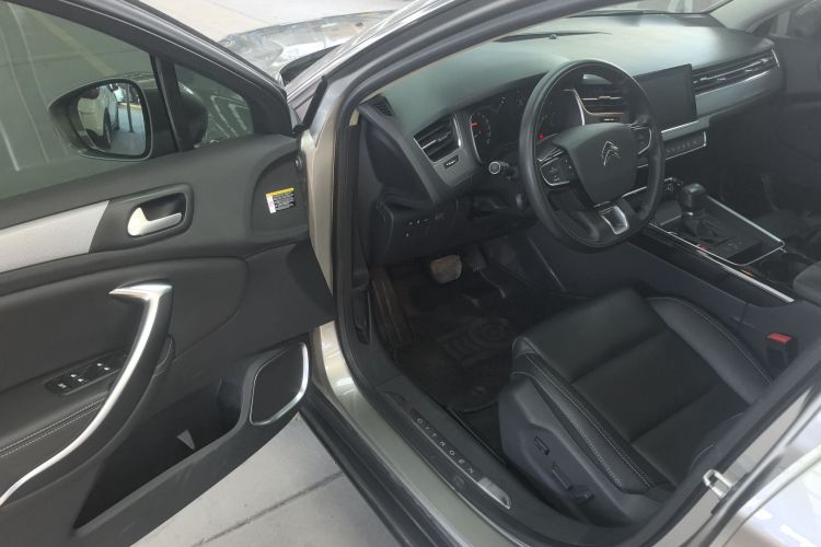 雪铁龙C5 2017款 350THP 自动豪华型中控内饰20