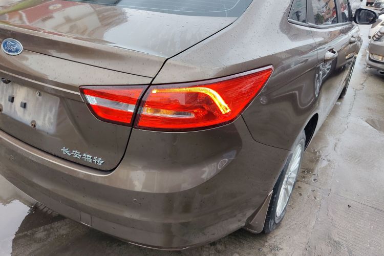 福特 福睿斯 2015款 1.5L 自动舒适型车身外观9