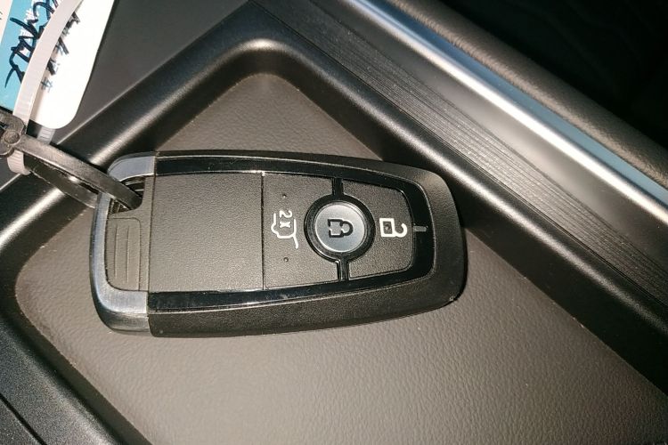 福特 2025款 锐界L 2.0T EcoBoost 两驱七座豪华型中控内饰11