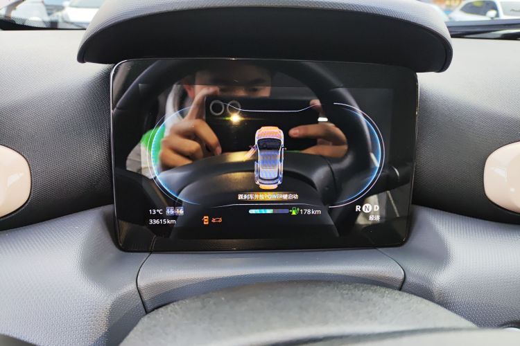 零跑汽车 零跑T03 2021款 400豪华版中控内饰14