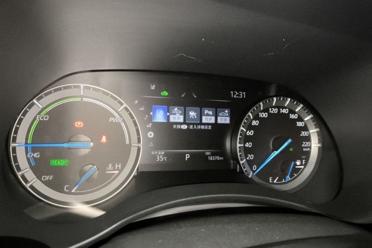丰田 汉兰达 2023款 2.5L智能电混双擎两驱尊贵版 7座中控内饰14