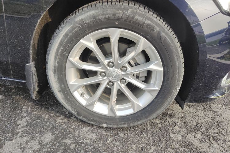 别克 君越 2021款 552T 豪华型车身外观6007