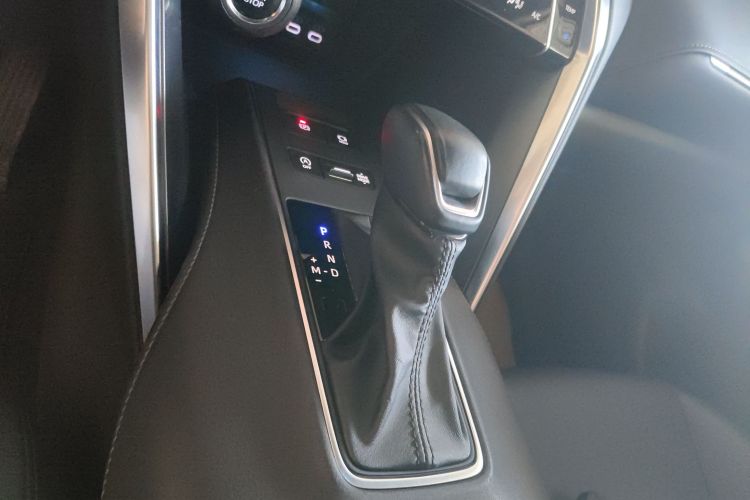 丰田 威飒 2023款 2.0L CVT两驱豪华版中控内饰18