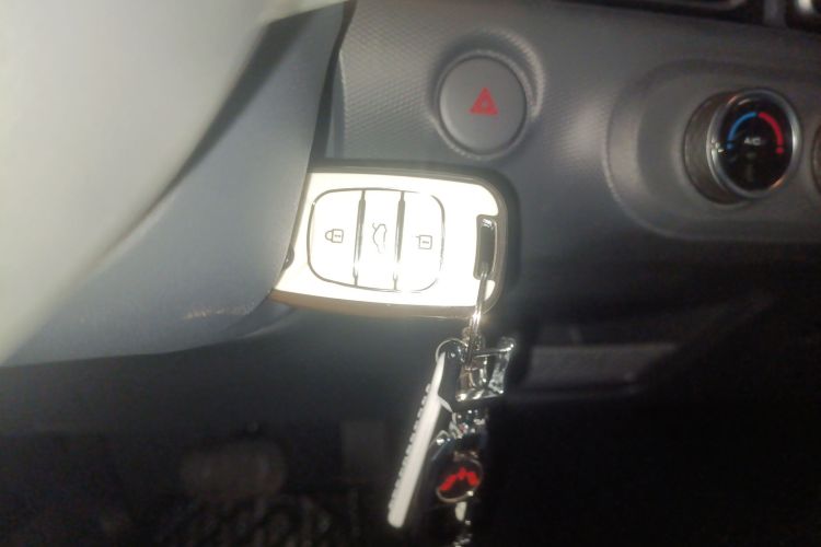 五菱汽车 五菱之光新能源 2025款 201km 舒适型中控内饰11