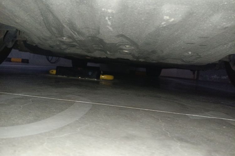 宝马5系 2019款 525Li 豪华套装局部细节9008