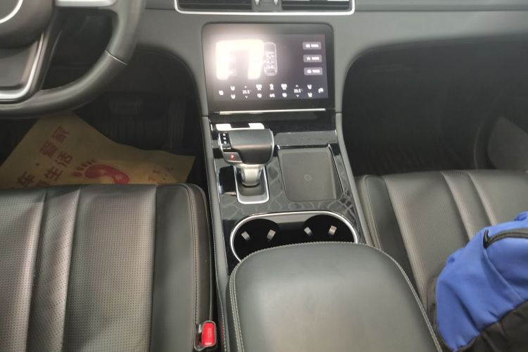 理想汽车 理想ONE 2020款 增程6座版中控内饰18