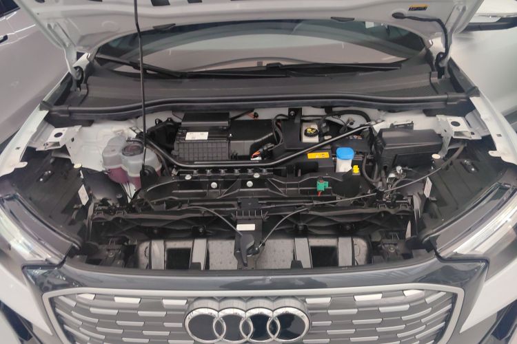 奥迪Q4 e-tron 2024款 40 e-tron 创境版机舱底盘24