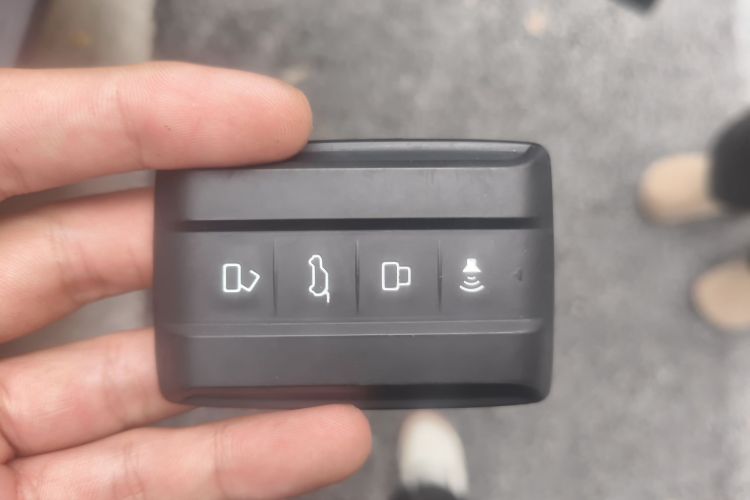 坦克300 2024款 2.0T 征服者中控内饰7001