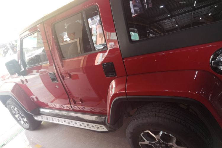 北京BJ40 2018款 PLUS 2.3T 自动四驱旗舰版 国V车身外观6003