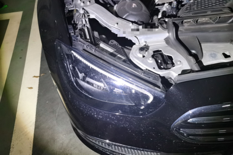 奔驰E级 2023款 改款 E 300 L 豪华型车身外观6006