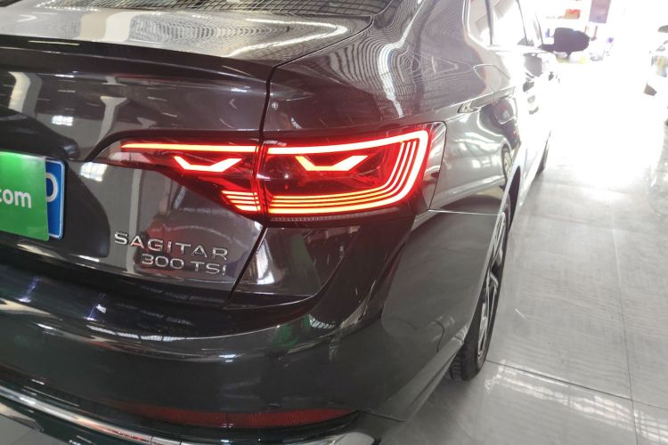 大众 速腾 2023款 300TSI DSG超越版车身外观9