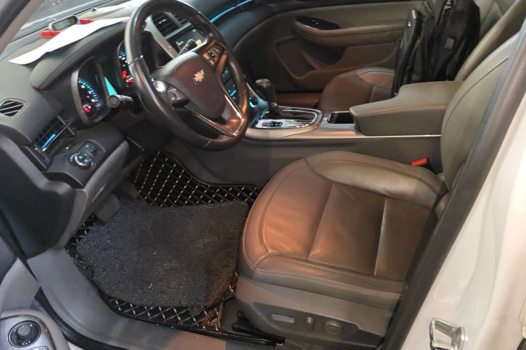 雪佛兰 迈锐宝 2014款 2.0L 自动豪华版中控内饰19