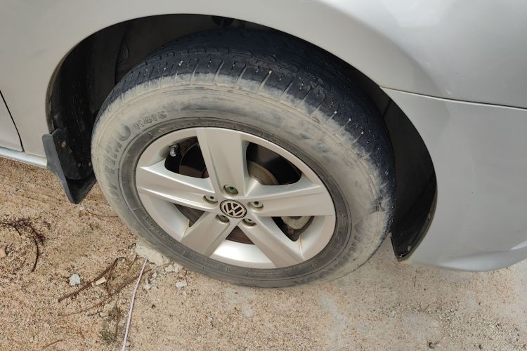 大众 宝来 2014款 1.6L 自动时尚型车身外观10