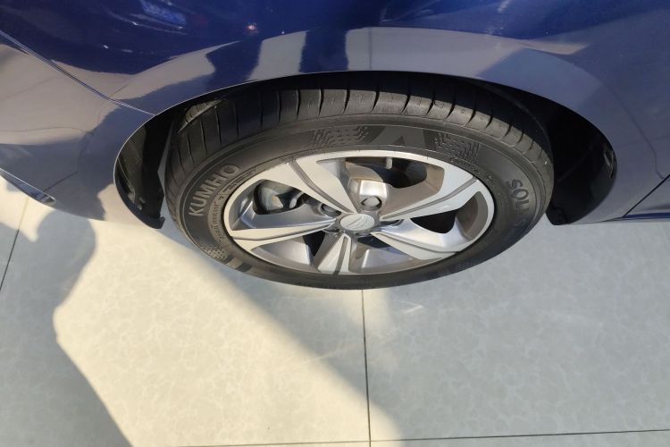 吉利汽车 帝豪GL 2017款 1.8L DCT精英型车身外观6007