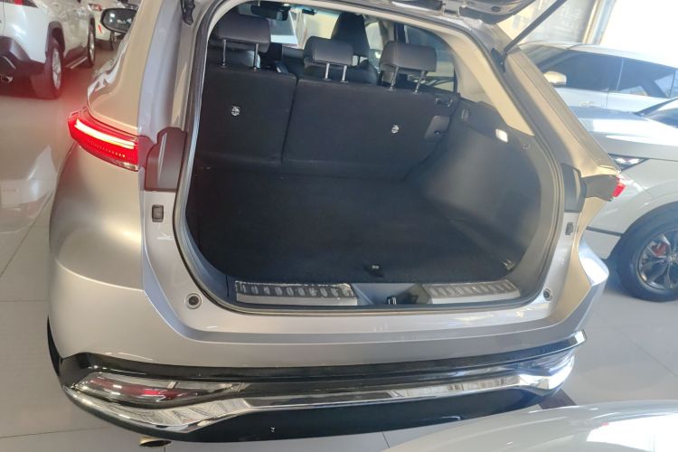 丰田 威飒 2023款 2.0L CVT两驱豪华版机舱底盘23