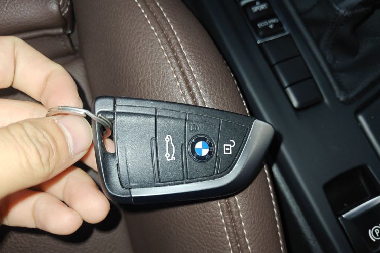 宝马X1 2020款 sDrive20Li 时尚型中控内饰11