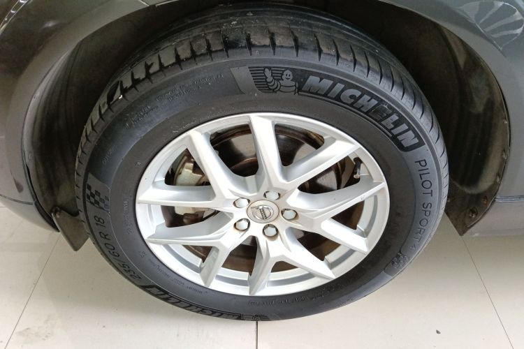 沃尔沃XC60 2018款 T5 四驱智逸版车身外观35