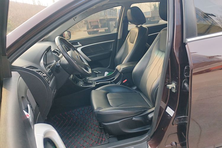 吉利汽车 帝豪 2016款 三厢 1.5L CVT豪华型中控内饰19