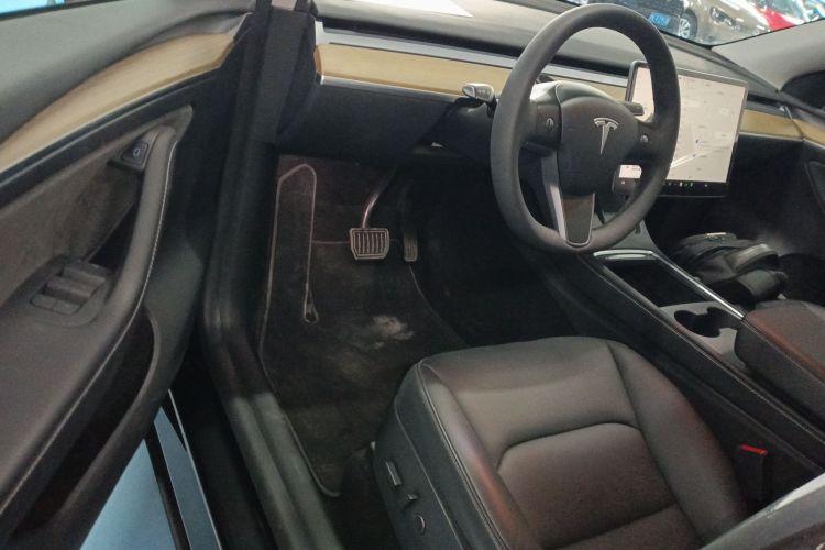 特斯拉 Model Y 2022款 后轮驱动版中控内饰7003
