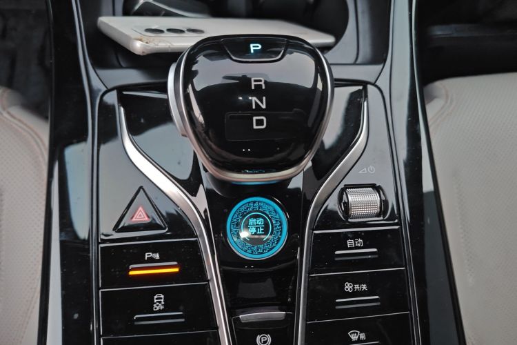 比亚迪 秦PLUS 2023款 冠军版 DM-i 55KM领先型中控内饰18