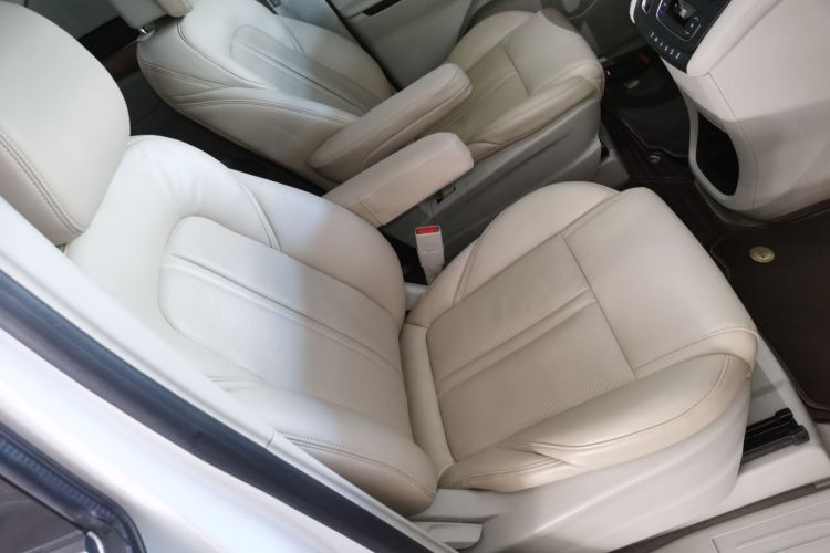 别克GL8 2017款 ES 28T 舒适型 国V局部细节41