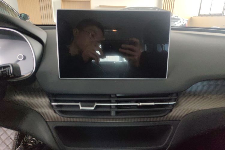 红旗E-QM5 2023款 改款 基础出行版局部细节16