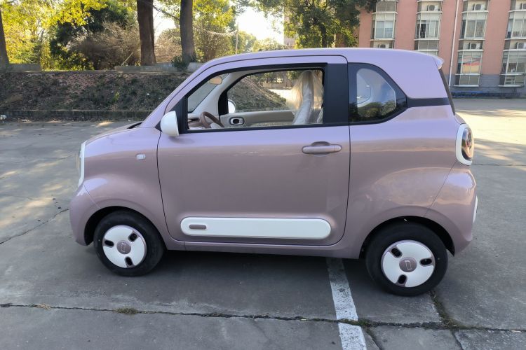 奔腾小马 2026款 222km 炫彩马车身外观4