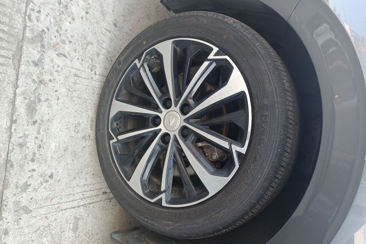 长安 逸动 2022款 PLUS 蓝鲸NE 1.4T GDI DCT旗舰版车身外观6007