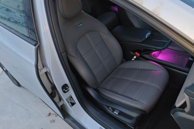 红旗EH7 2024款 690 Pro局部细节41