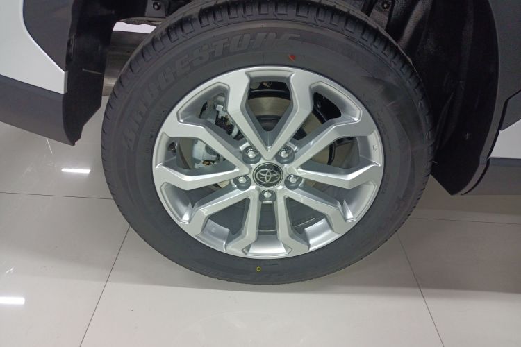 丰田 锋兰达 2026款 2.0L CVT舒适版车身外观6008