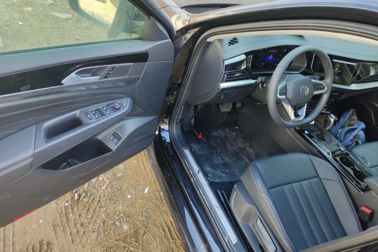 大众 帕萨特新能源 2025款 430PHEV 混动商务版中控内饰7003