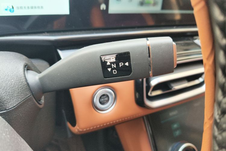 捷途山海L7 2024款 1.5T 120km MAX+ 5座中控内饰18