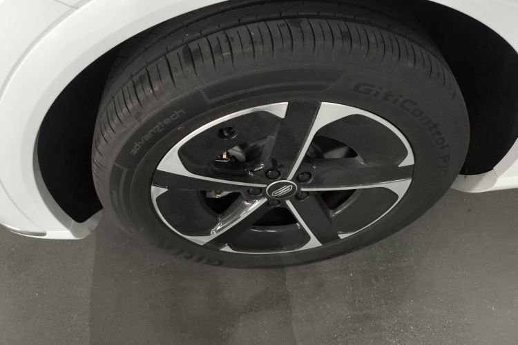 鸿蒙智行 尚界H5 2025款 增程 Max车身外观6007