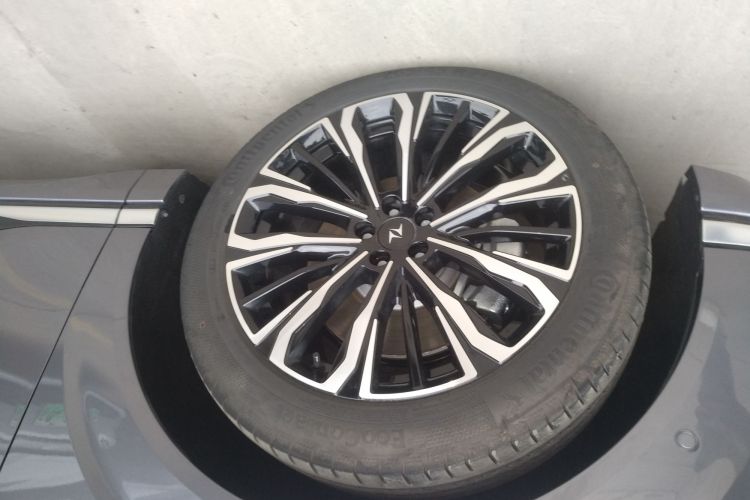 东风奕派 eπ008 2026款 六座纯电家享版车身外观6001