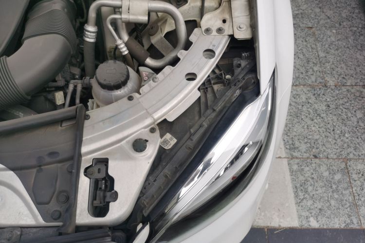 奔驰C级 2019款 改款 C 260 L 运动版局部细节9007