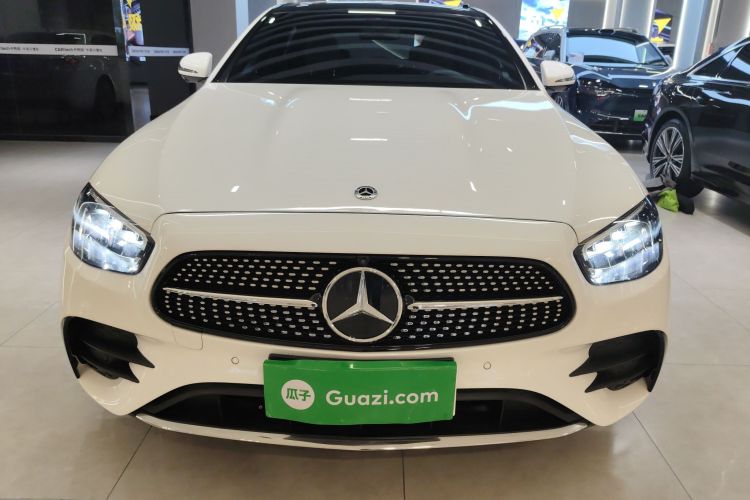 奔驰E级 2023款 E 300 L 运动豪华型车身外观2