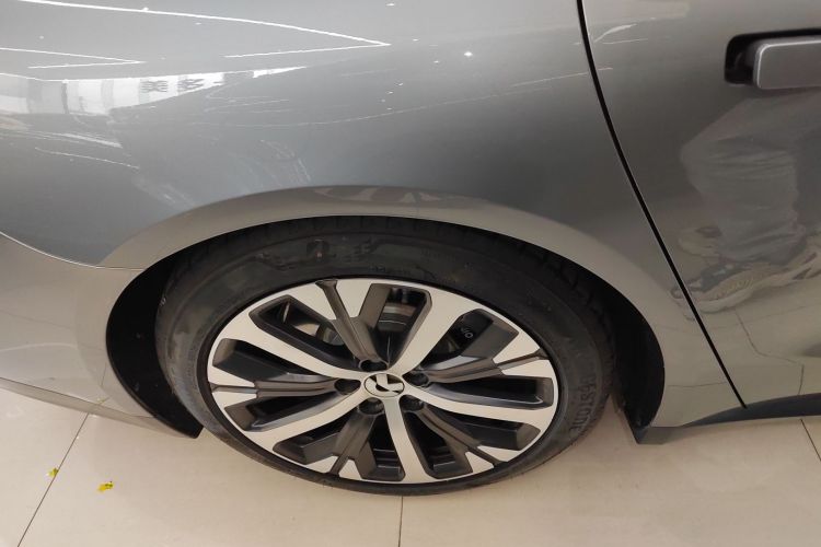 蔚来ET7 2024款 75kWh 行政版车身外观6008