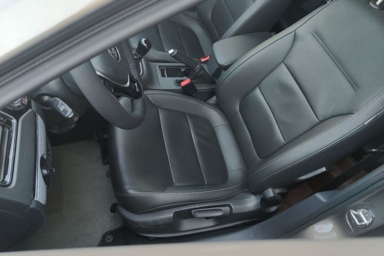 大众 速腾 2015款 1.6L 手动舒适型中控内饰19