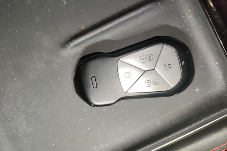 小鹏P7 2024款 P7i 550 Pro中控内饰11