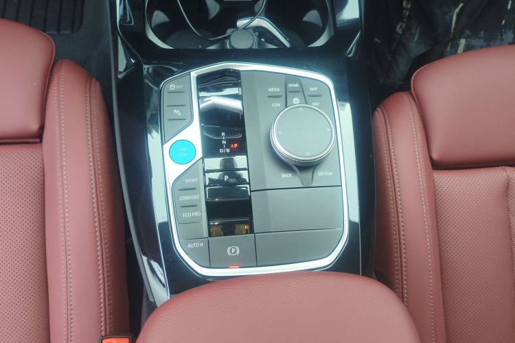 宝马iX3 2024款 领先型中控内饰18