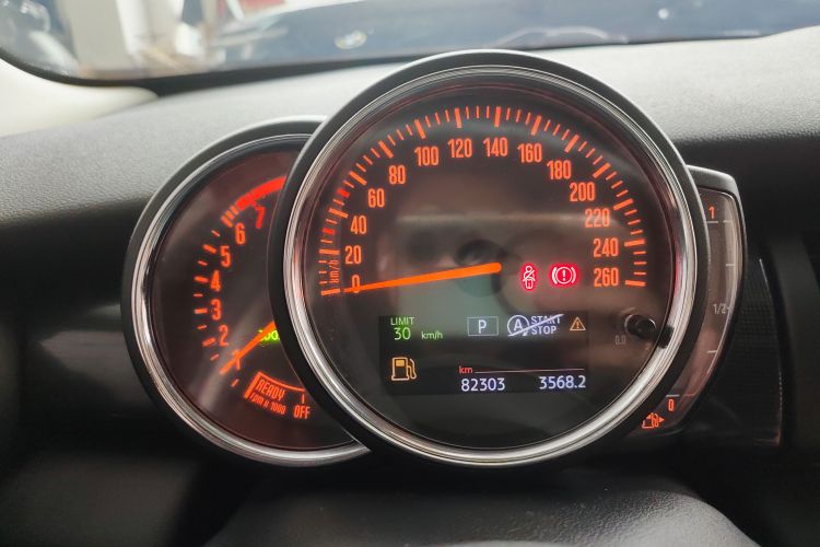 MINI 2018款 1.5T COOPER 艺术家 五门版局部细节14