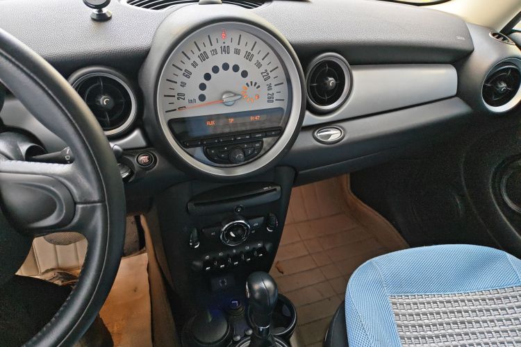 MINI 2011款 1.6L ONE中控内饰16