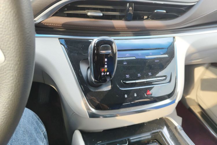 别克GL8 2022款 陆上公务舱 652T 舒适型局部细节18