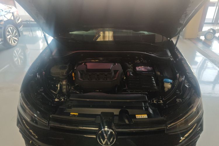 大众 帕萨特 2025款 Pro 380TSI 星空龙运版机舱底盘24