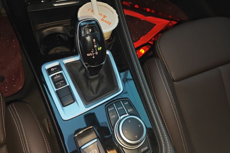 宝马1系 2022款 120i M运动曜夜版局部细节18